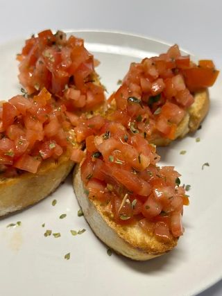 Pan Con Ajo Y Tomate