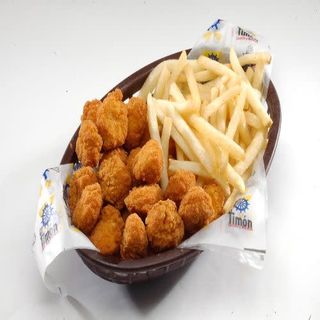 Popcorn De Pollo Con Patatas Y Refresco