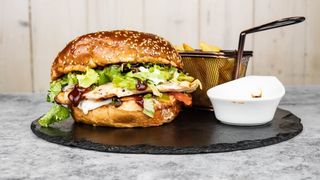 Chickenburger s krumpirićima