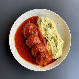 POLPETE U UMAKU OD RAJČICE