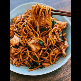 Chicken friend noodles 