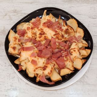 Patatas Gratinadas Con Pollo (Plato)