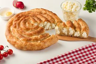 Burek sa sirom - tepsija