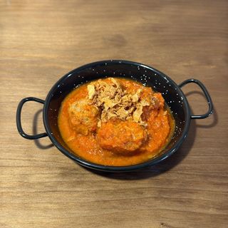 Tapa De Albóndigas Con Salsa De Tomate