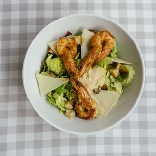 Insalata Cesare con Gamberi