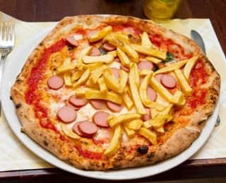 Pizza wurstal patatine