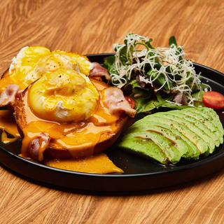 Ouă benedict - doar pana la ora 12:00 (400 gr)