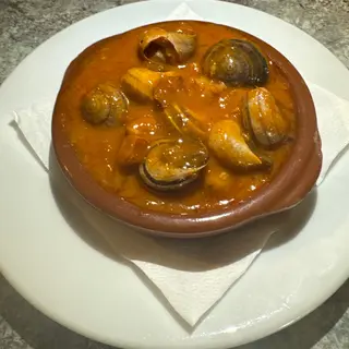 Tapa Española De Caracoles En Salsa (Ración)