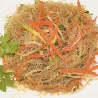 106. Spaghetti di soia con verdure