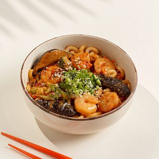 Wok udon cu creveti in sos Cremos de Stridii
