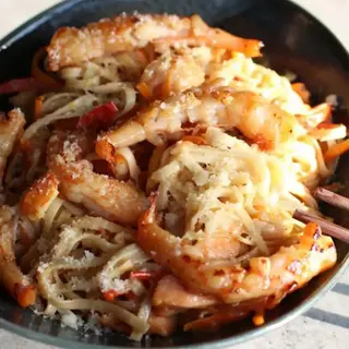 Makaron Tom Yum. Delivery