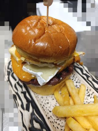 Hamburguesa Cuatro Quesos