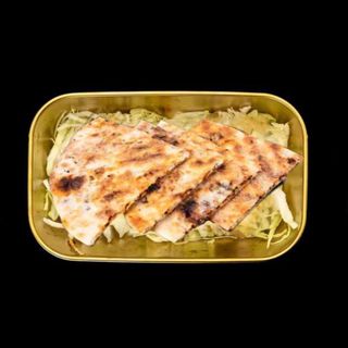 Focaccia di maiale e verdure marinata alla griglia