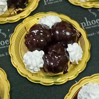 Profitteroles cioccolato e panna