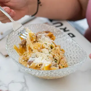 Tagliatelle Y Presa