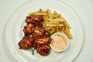 Aripioare cu sos bbq