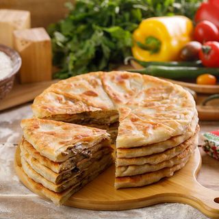 Plăcintă cu Cartofi și Ciuperci