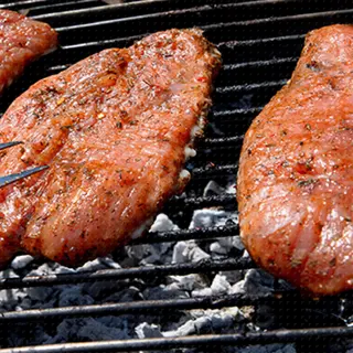 Pastrama de porc la gratar (Carmangeria Ozana)