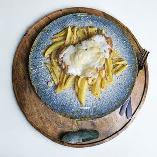 SNITEL PARMEGEANA CU CARTOFI CU PARMEZAN SI USTUROI 450 GR