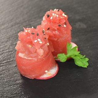 31. Gunkan tuna
