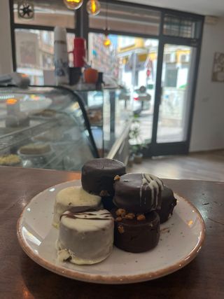 Alfajor De Choco Blanco Y Negro 6 Unidades