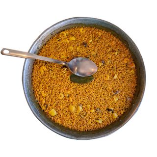 Arroz Con Ensalada De Aguacate Y Carne