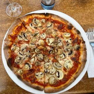  Pizza Funghi