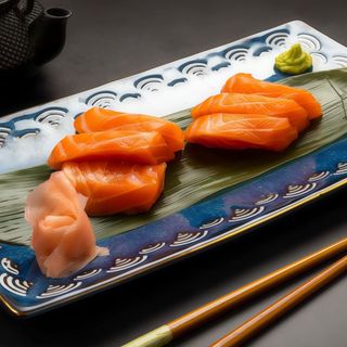 17.- Sashimi Salmón (6 Pzs.)