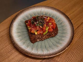 Брускетта з тунцем (130g)