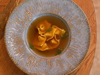 Курячий бульйон з капелетті (300g)