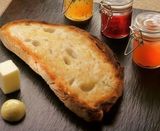 Tostada Artesana Mantequilla Y Mermelada