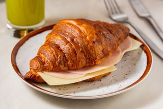 Croissant Misto com F. Peru