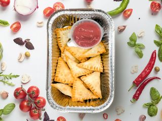 Мини-чебуреки с брынзой и зеленью