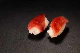 Nigiri de atún (2 pzs.)