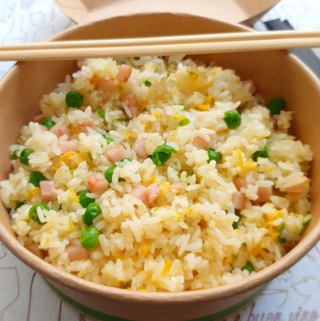 31. Riso alla cantonese + Lattina Coca-Cola