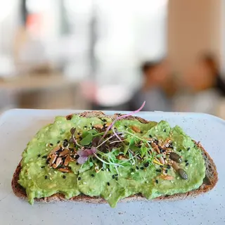 Tostada Con Aguacate
