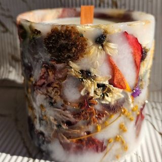 Botaniczna świeca-kwiaty