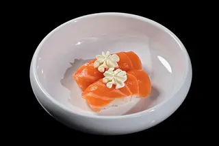 111 Nigiri salmone e phila