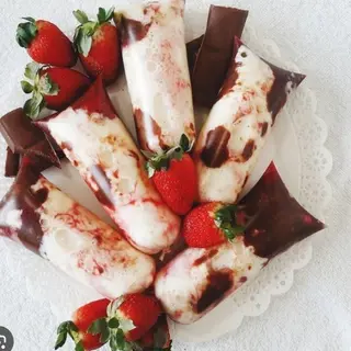 Geladinho de doce de leite com coco