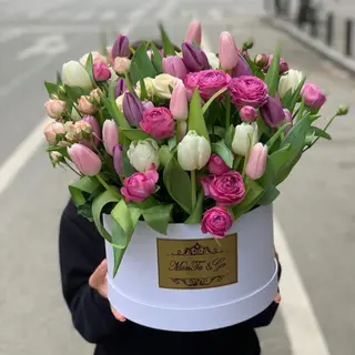 12 ყვავილები ყუთში