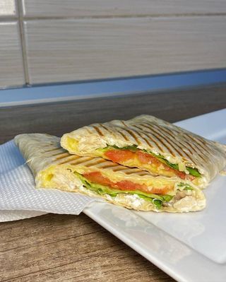 Tortilja sendvič sa piletinom