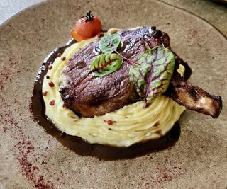 Steak de porc cu piure cu trufe