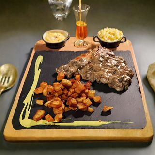 Piletina u sosu od pečuraka