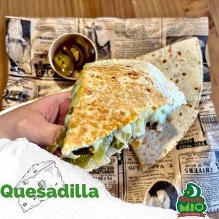 Quesadilla De Pollo A La Pibil