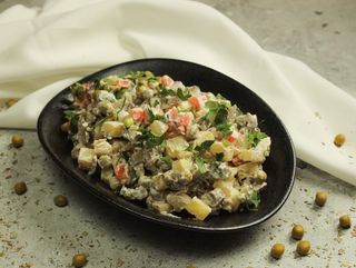 Մայրաքաղաքային աղցան  /120 գր/