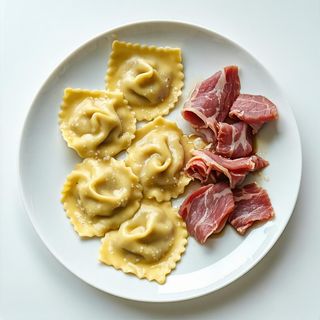 Ravioli al vapore e carne - 4 pezzi