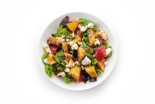 Теплый салат из хрустящих баклажан