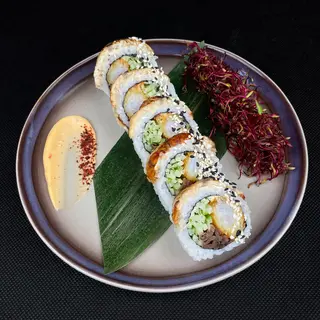 Uramaki z krewetką w panko ow węgorzem