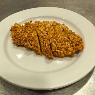 C11. Galinha frita com amêndoas 