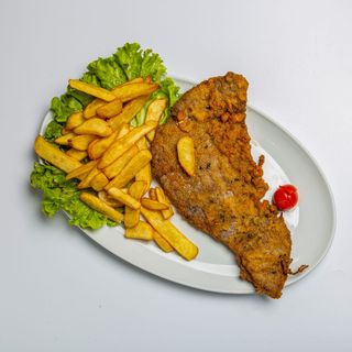 Milanesa tradicional con patatas